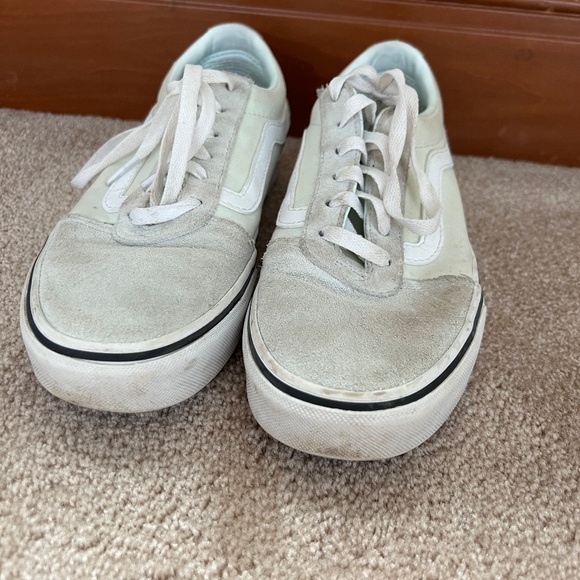 Vans - Picture 1 of 5